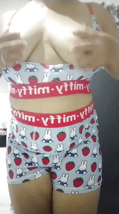 Sexy Filipina Milf, Playing In Her Miffy Bra & Panties