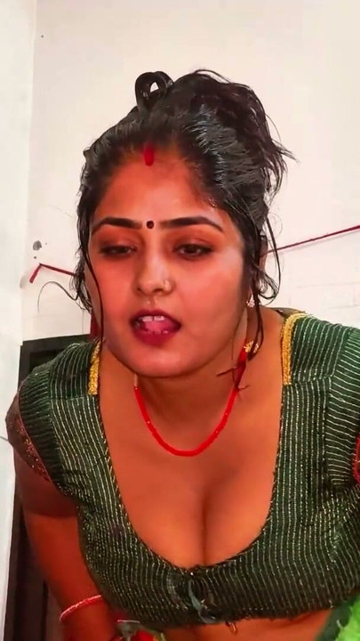 Desi Bhabhi having sex with boyfriend while call talking to husband Hindi sex | Clip 1