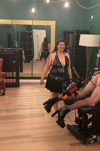 Fetisch lofts hardcore-anal-session mit TV-sklaven teil 4-4