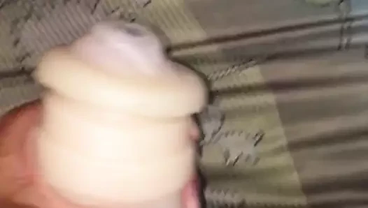 Elimle oyuncakla mastürbasyon yapıyorum