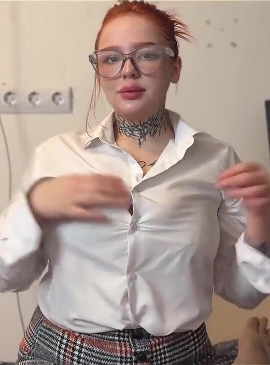 Stepsister's Best Friend Wants to Lose Her Virginity