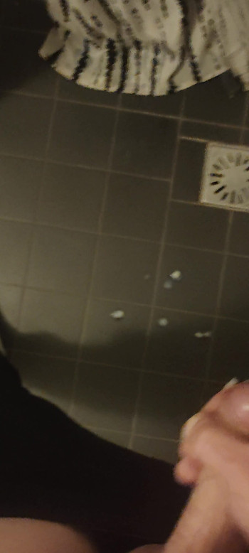 Quick cum shot before Shower