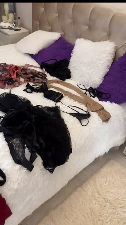 穿上性感服裝，操屄，大屁股熟女