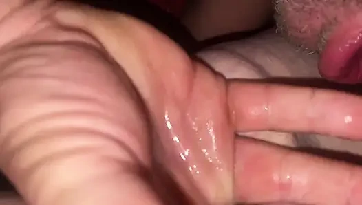 Memek istriku muncrat berujung dengan sperma hangat!