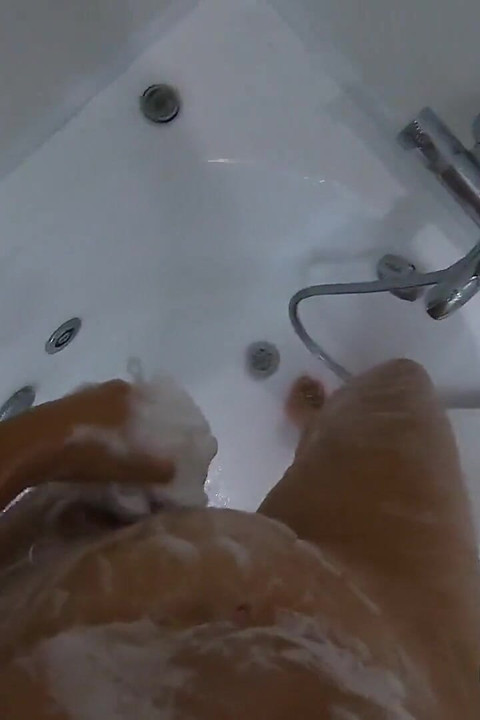 第一人稱視角單人女孩淋浴