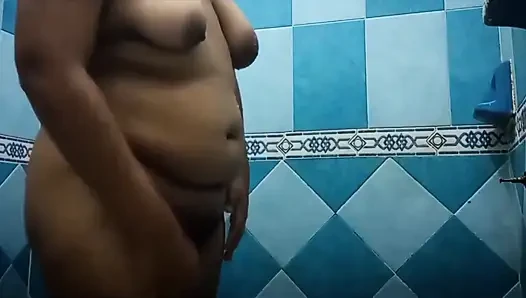 Karmica duş alıyor