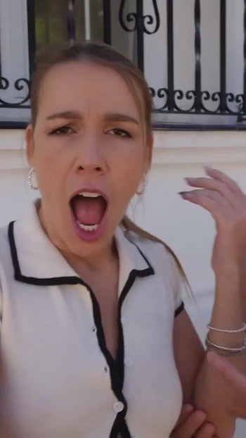 Trebuie să-vezi momentul de la "Jocuri sexuale de la vilă și futai sexy cu fetele tale de la academia Alexis Crystal, Alexa Flexy, Karina King",