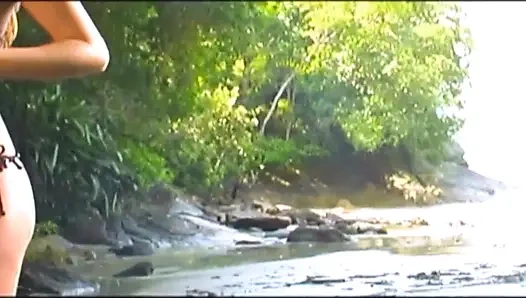 Lesbian sex on the desert island