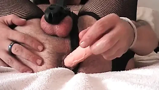 I fuck my ass in chastity and cum in freedom