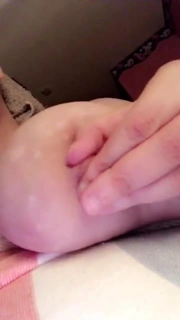 玩弄她的奶子
