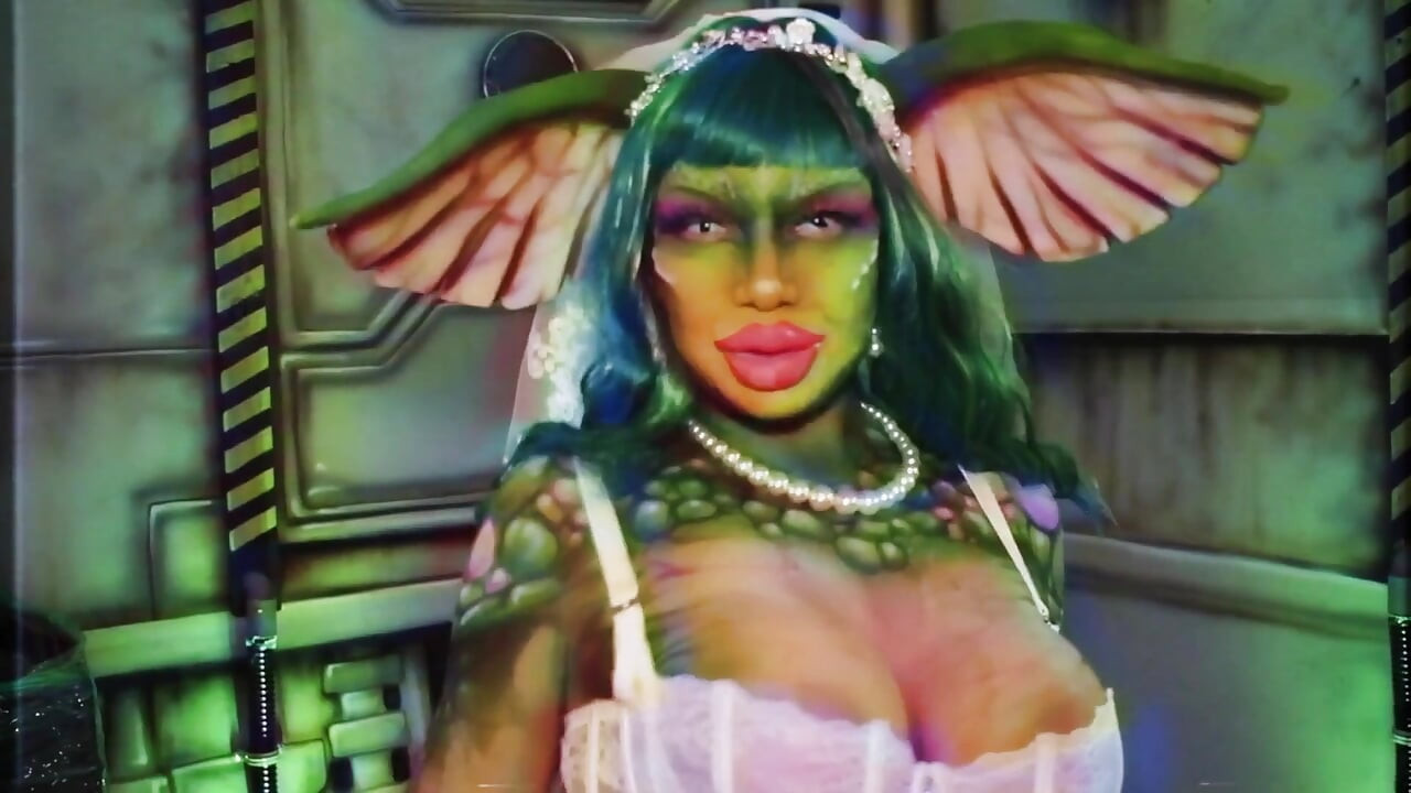 Gremlins  Monster Stepmommy Loves U!! Greta Cosplay