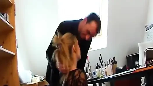 Beschäftigte französische MILF hardcore gefickt und mit sperma bedeckt