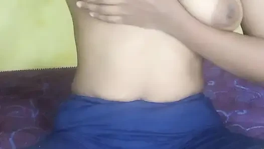 Tamil Ponnu Monica'nın ilk videosu
