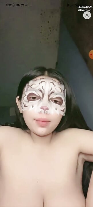 Chica Indo Masturbándose en Big