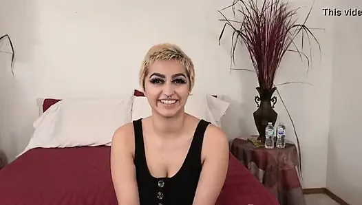 Çaresiz amatörler ateşli büyük memeli şişman götlü orta yaşlı seksi kadınlar sıkı amcıklarını büyük yarakla sert siktiriyor