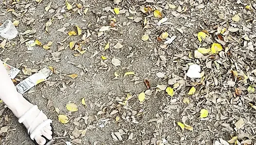 Kolombiyalı Kız Yolda Kamusal Yerde Mastürbasyon Yapıyor
