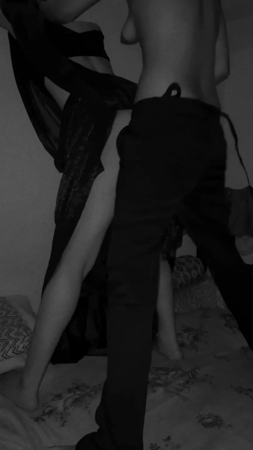 Hoy me follé a la amiga de mi novia. Ella se vio y se tocó