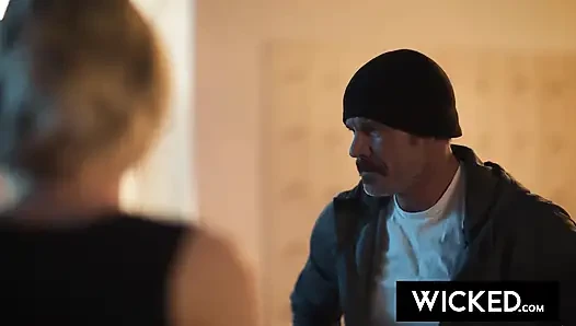 Wicked - ateşli sarışın hatun Lily Labeau aldattıktan sonra sert sikiliyor