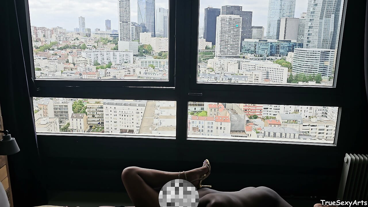 Molly Lollipop 4K Portuguese fucks her BF in the big Suite