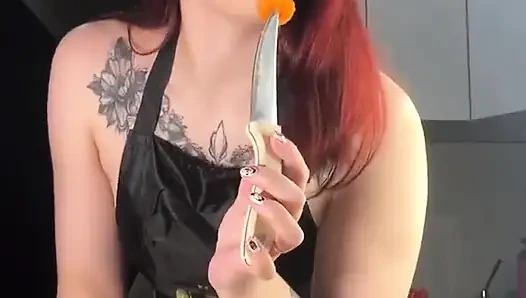 Gratis! Cewek asia lagi masak! Kamu mau tubuhku dengan posisi yang seksi?