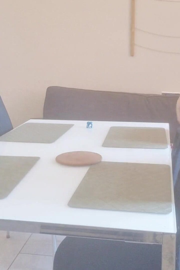 Geile Schnitte putzt nackig das Haus