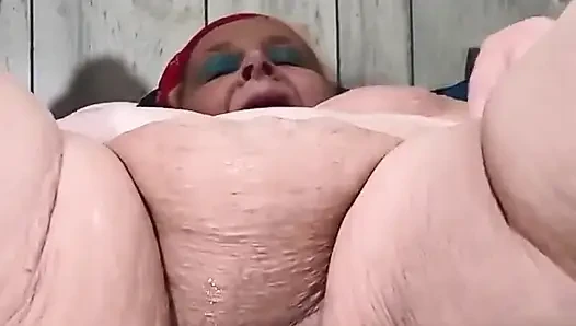 Verdammt, du hast eine ladung auf meinen fetten bauch gespritzt, jetzt ist mein muschi wie gelee gefüllt