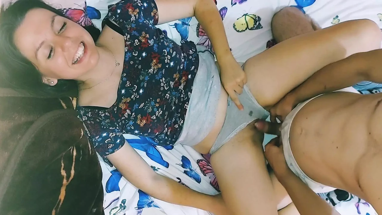 Cute stepsister gets fucked quickly while parents were downstairs