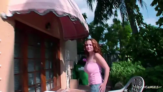 Рыжую трахают в разных позах перед камшотом на лицо