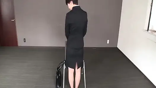 Sharp Short Hair Beauty Ai Reveals Her Sensitive Side in a Deep and Intimate Encounter