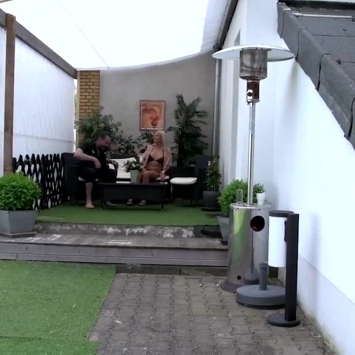 My wife loves to fuck outdoor!