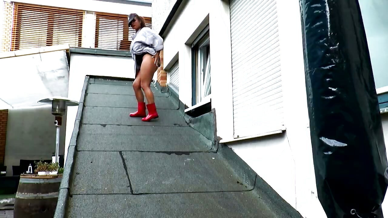 Huge anal punishment for sexy Suzy