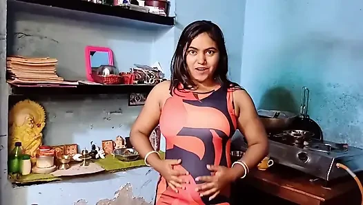 Seks keras ayah tiri dengan putri tiri India desi di kamar (Mohini)