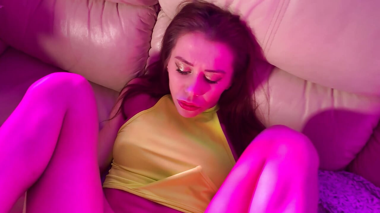 핫하고 인정사정 없는 음란한 여친 POV와의 후장 섹스 - Mia Bandini