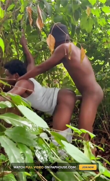 Found Him Seated Under the Tree and Was Horny.. I Have to Satisfied Him