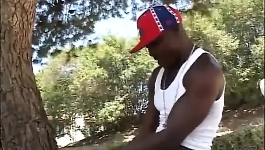 Sexy schwarze, zierliche, dicker arsch gefickt ... sperma im gesicht