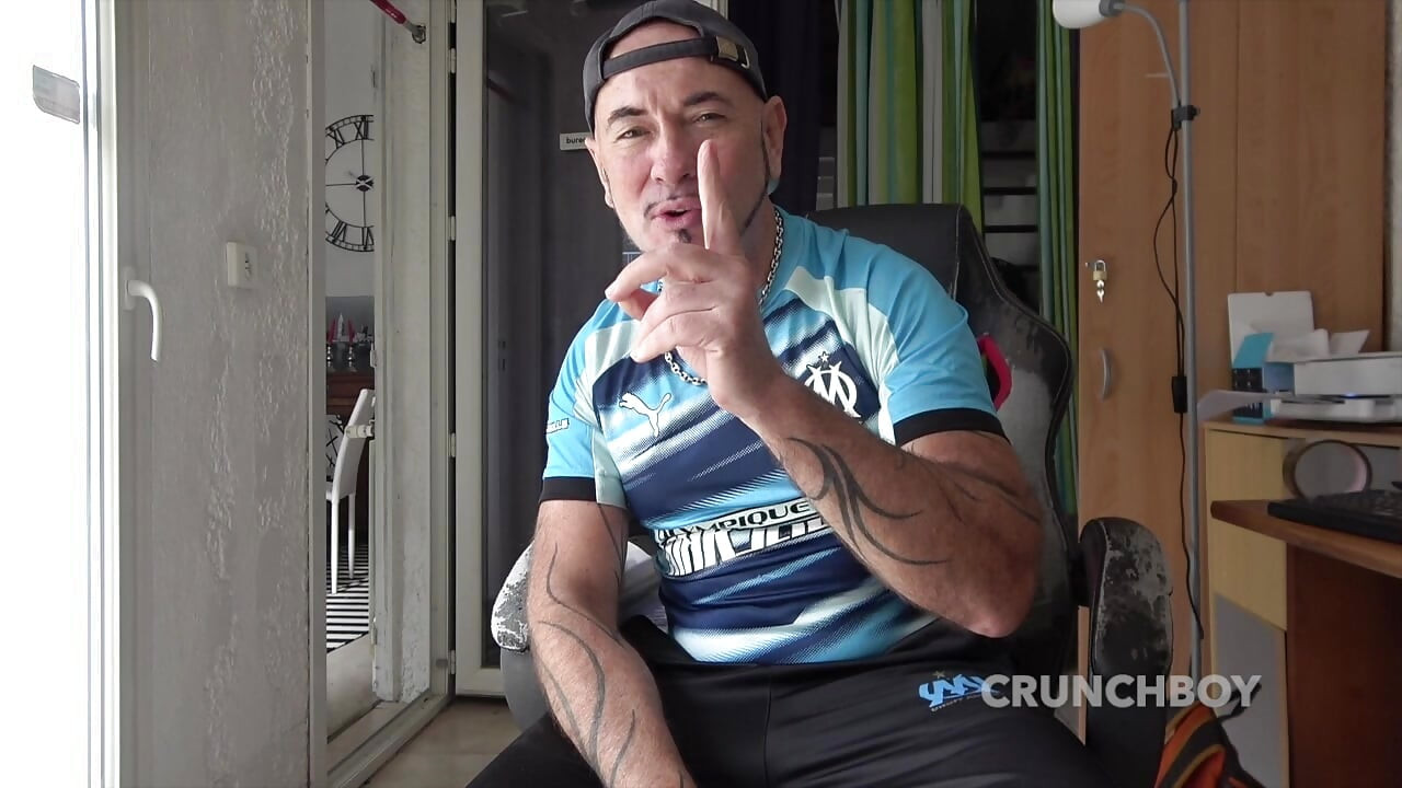 Gay scopato dal suo amico di figa 22 anni e sborrato nel culo senza preservativo