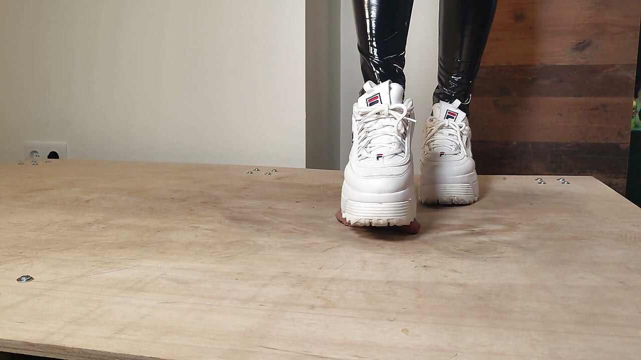 Fila Disruptor Plateau Cock Crush Full Clip - Lady Thaya