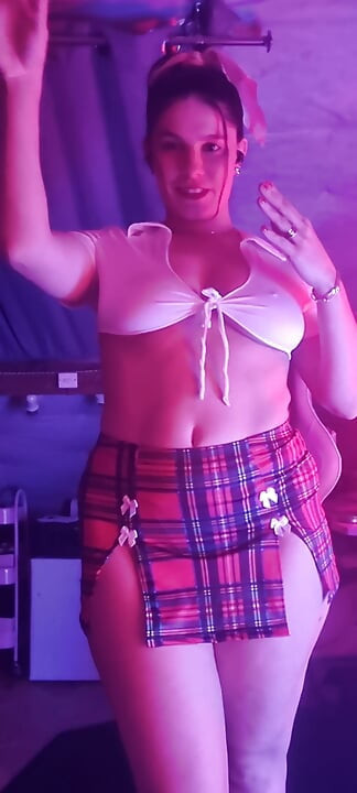 Μια Milf που αυτά πώς να ανεβάσουν τη θερμοκρασία