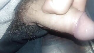 Jeune porno colombien dans ma chambre, je me masturbe