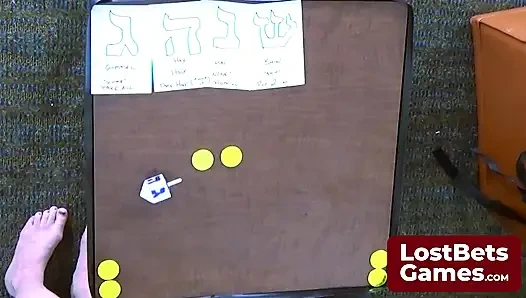 Chelstein dan dee williams lagi asik main strip dreidel