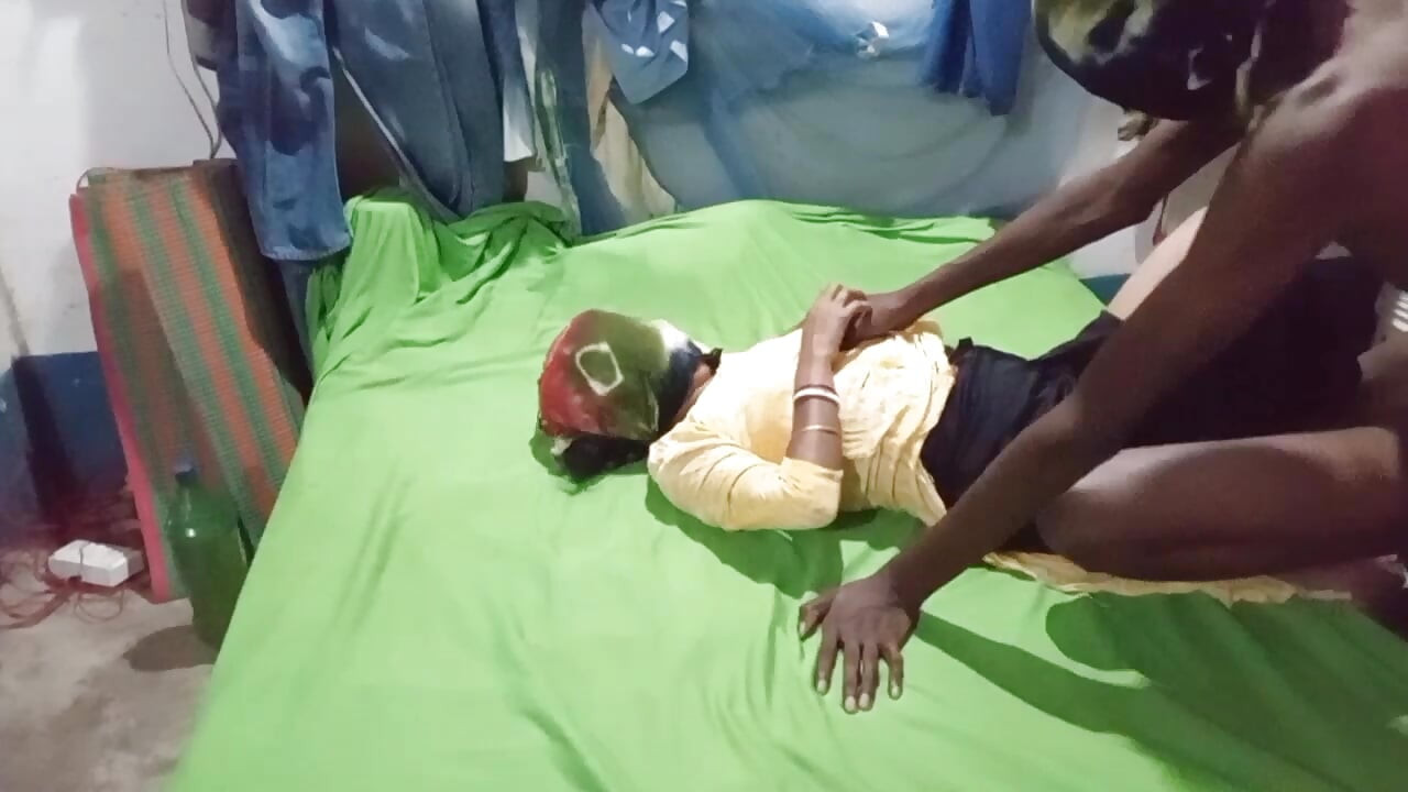 Desi ciocia k saath gorąca gand ki romantyczne wideo tylko całowanie
