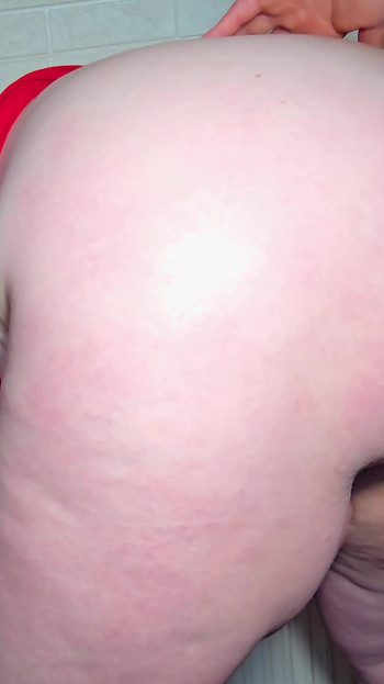 Spectacular moment from "Stepmom It looked like an easy bite 30 cm dick. screams and cums"