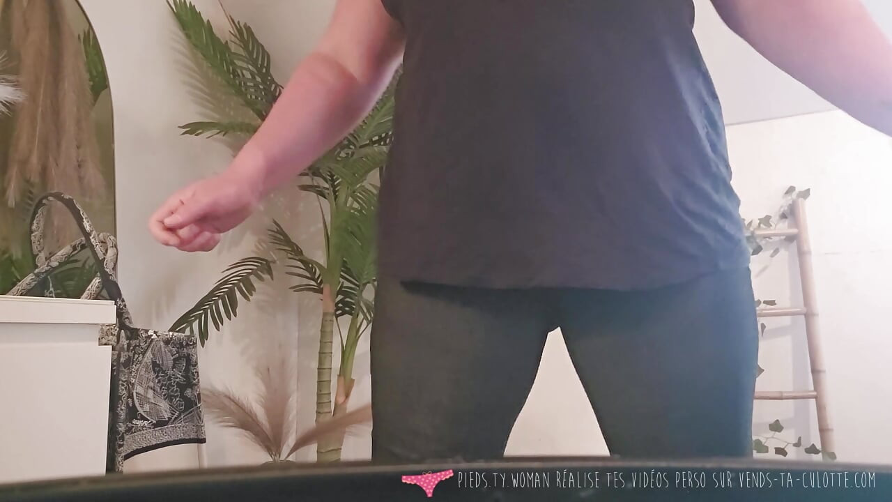 Vends -ta -culotte - Dominatrix želi da te frustrira i na kraju stavi dildo u svoju pičku ispred tebe