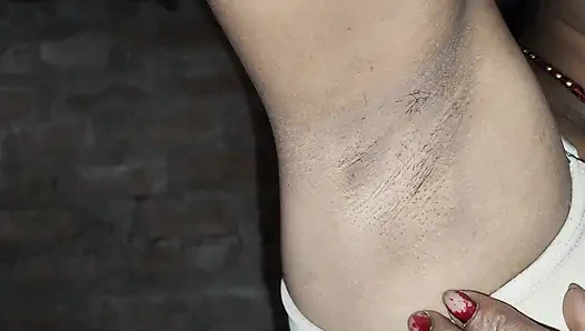 Tante seksi india dengan bulu lebat dicukur sama rezar balek dan rambutnya dicukur