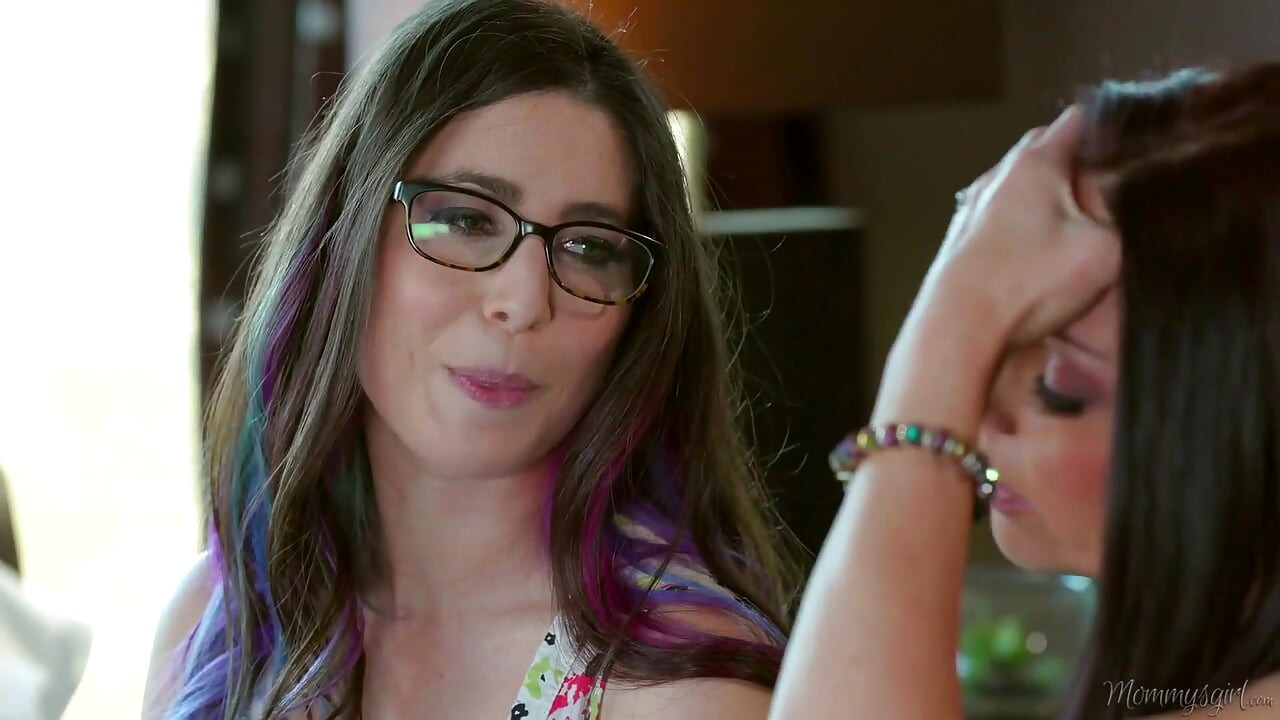 Mommys Girl Mindi Mink Gets Stuck in Stepdaughter's Dress and Needs Help to Get Out