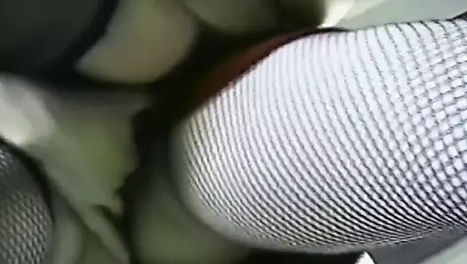 Baştan çıkarıcı esmer kızlar tutkuyla parmaklıyor ve şişe sikişiyor