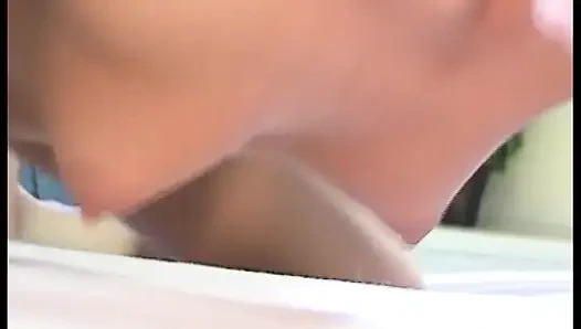 Sie ist ein besonderer teenager aus deutschland, der hier ist, um gefickt zu werden