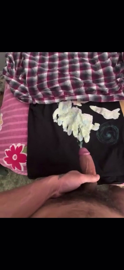 Crot sperma banyak banget yang penuh dengan kekayaan