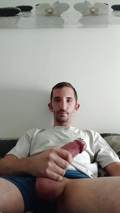 XXL of a young guy with big cumshot