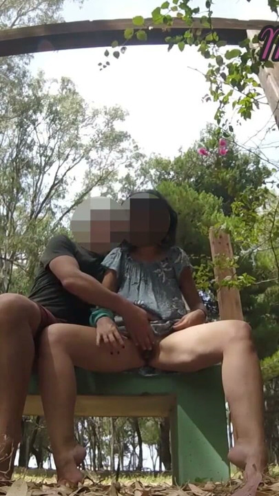 Pussy flash – Stranger caught me in the park and helped me cum | Clip 2
